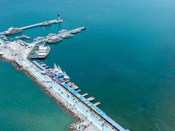 青海共和：青海湖美景引客来