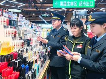 江西省于都县市场监管局开展学生用品专卖店专项检查