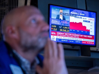 利空！大幅下调！美股，2天暴跌47万亿！